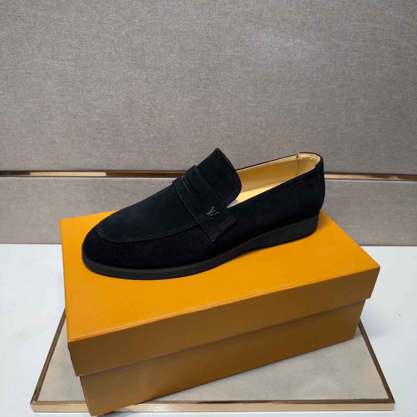 Men's men's shoes 💰pp442 [LV～] Men's casual shoes 2026z cabinet sales simultaneously 🔶Size: 38-44 #️⃣ 🔷4 colors🔜The upper is made of cowhide stitching ➕Cowhide lining, comfortable and breathable, sole: original comfortable and wear-resistant outsole, ⚠️real thing📱photographed🎬real thing is better📢📢📢